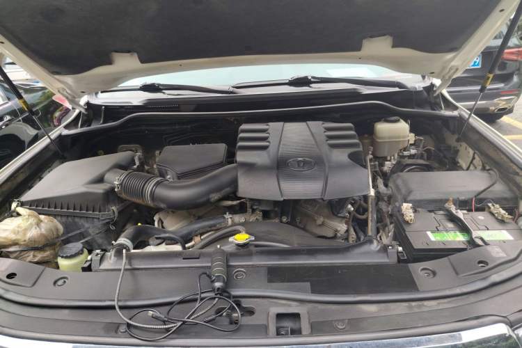 Used Toyota Land Cruiser 2014 4.0L Automatic Parallel Import Version 5 Seats Engine Bay
