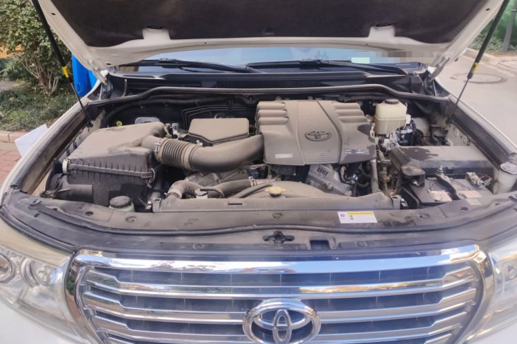 Used Toyota Land Cruiser 2014 4.0L Automatic Parallel Import Version 5 Seats Engine Bay