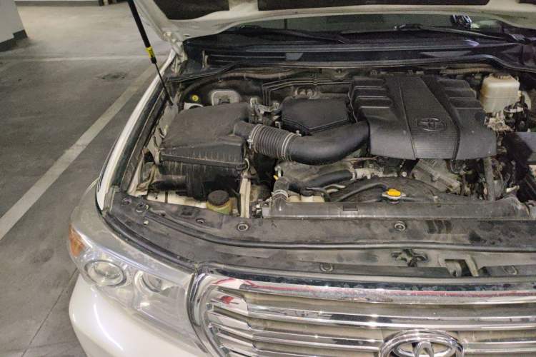 Used Toyota Land Cruiser 2014 4.0L Automatic Parallel Import Version 5 Seats Engine Bay Right