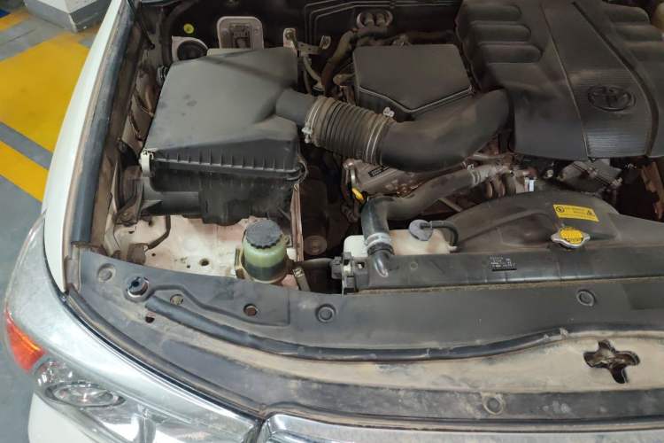 Used Toyota Land Cruiser  Engine Bay Right