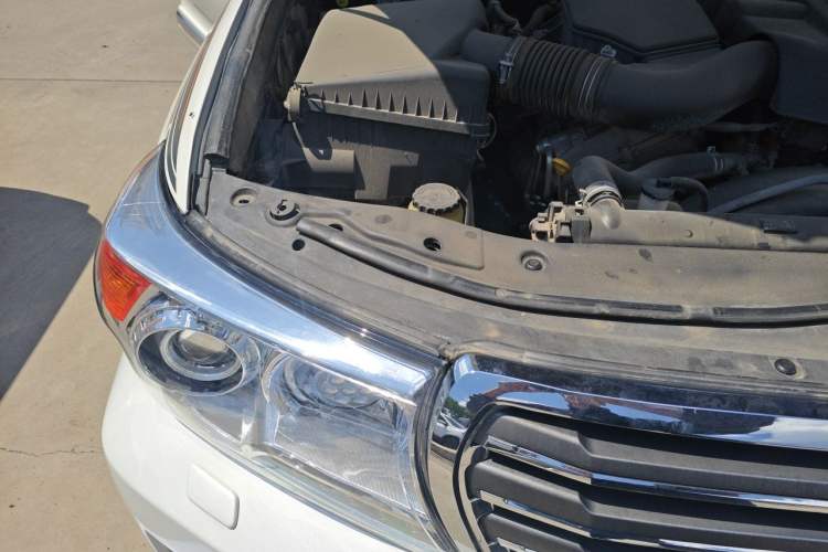 Used Toyota Land Cruiser  Engine Bay Right
