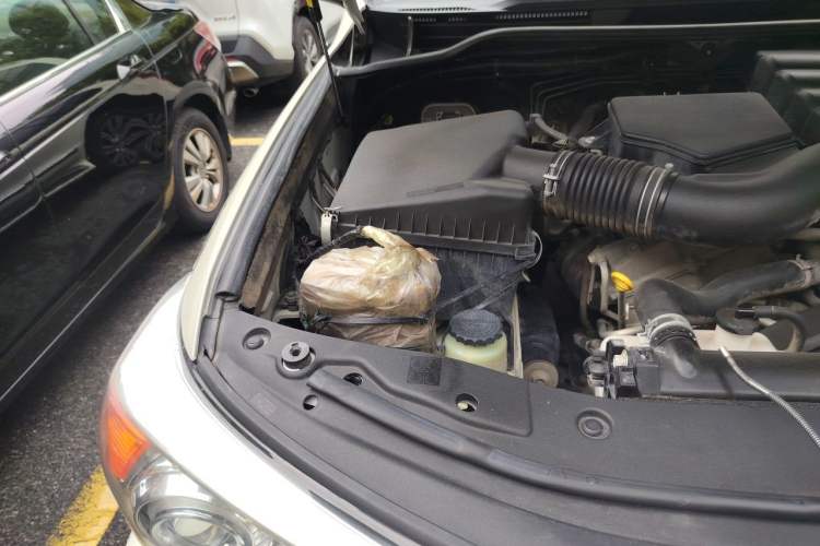 Used Toyota Land Cruiser 2014 4.0L Automatic Parallel Import Version 5 Seats Engine Bay Right