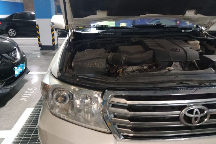 Used Toyota Land Cruiser  Engine Bay Right