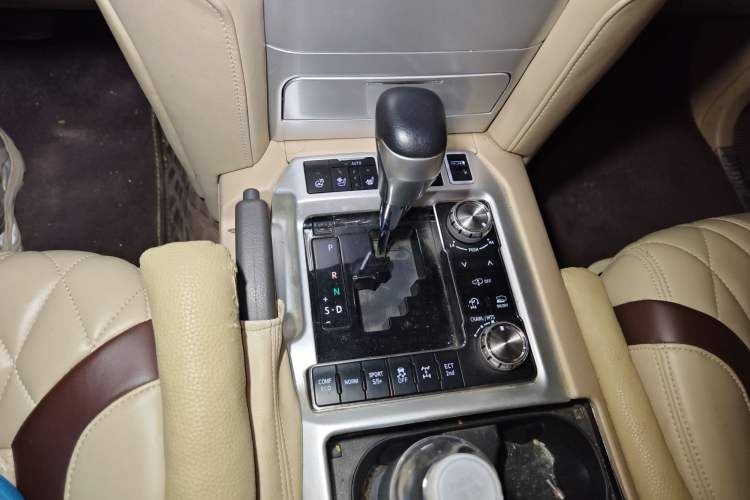 Used Toyota Land Cruiser 2014 4.0L Automatic Parallel Import Version 5 Seats Gear Lever