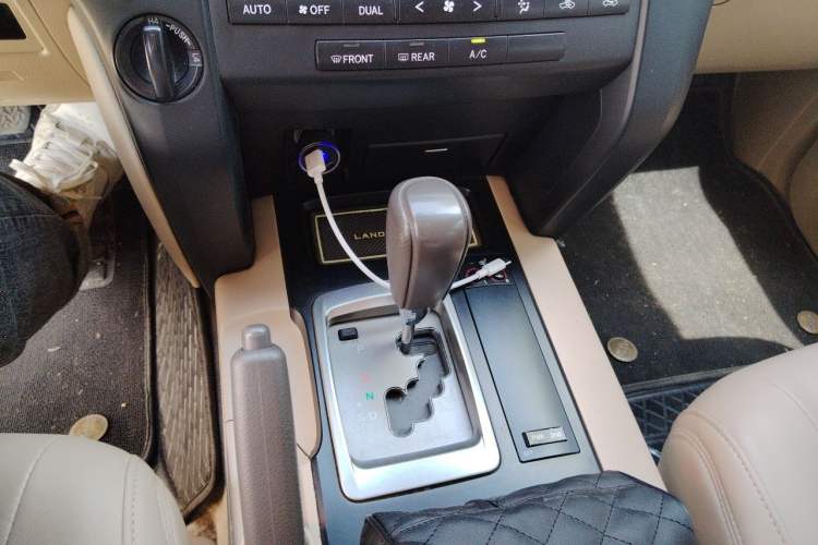 Used Toyota Land Cruiser 2014 4.0L Automatic Parallel Import Version 5 Seats Gear Lever