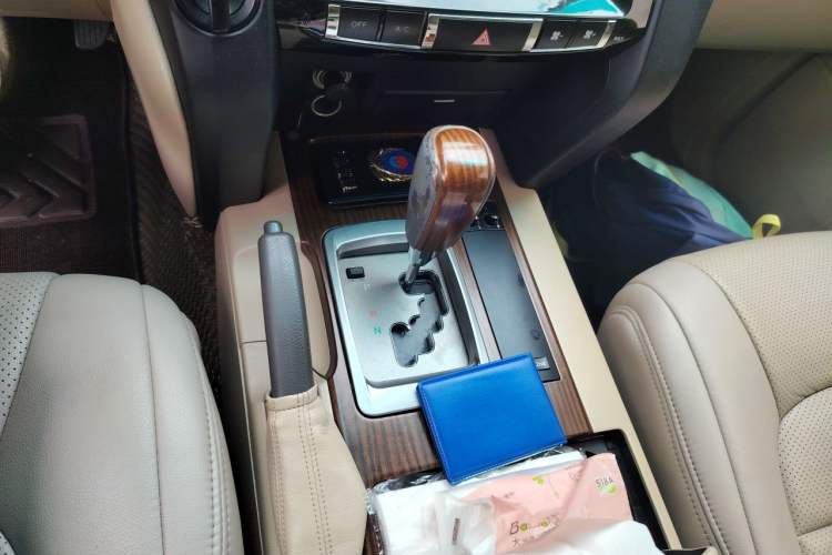 Used Toyota Land Cruiser 2014 4.0L Automatic Parallel Import Version 5 Seats Gear Lever