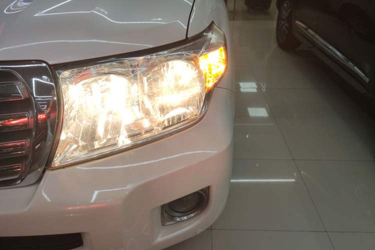 Used Toyota Land Cruiser 2014 4.0L Automatic Parallel Import Version 5 Seats Left Front Headlight
