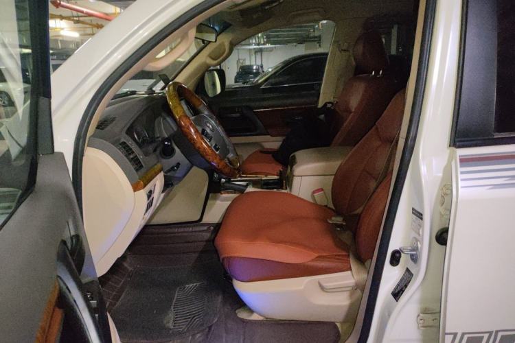 Used Toyota Land Cruiser 2014 4.0L Automatic Parallel Import Version 5 Seats Left Front Seat