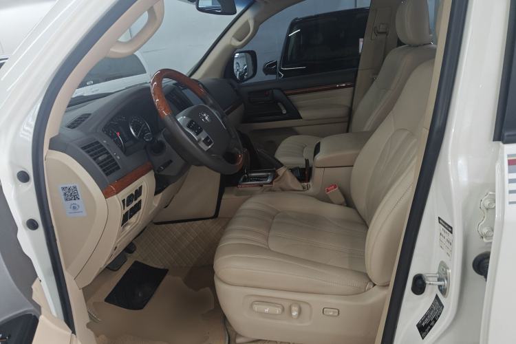Used Toyota Land Cruiser 2014 4.0L Automatic Parallel Import Version Left Front Seat