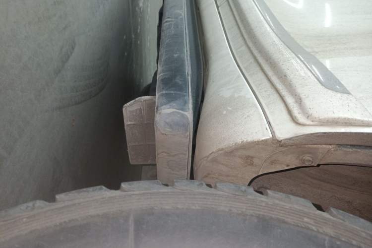 Used Toyota Land Cruiser 2014 4.0L Automatic Parallel Import Version Left Side Sill