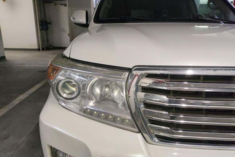 Used Toyota Land Cruiser 2014 4.0L Automatic Parallel Import Version 5 Seats Right Front Headlight