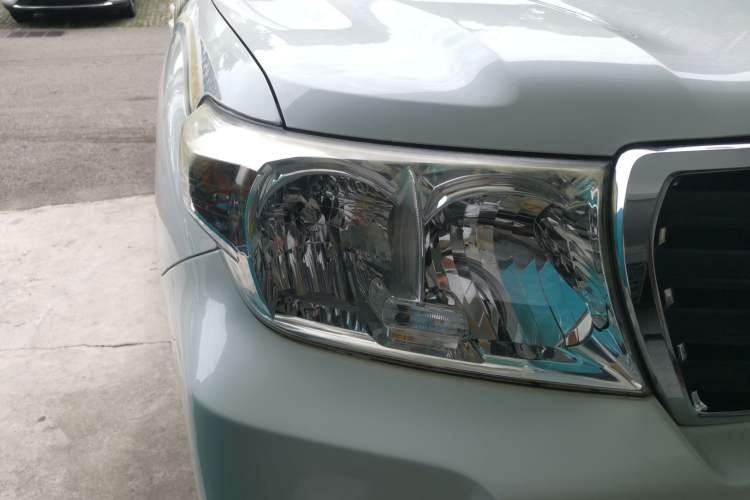 Used Toyota Land Cruiser  Right Front Headlight