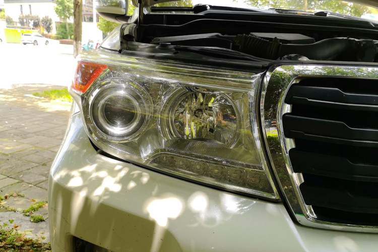 Used Toyota Land Cruiser 2014 4.0L Automatic Parallel Import Version Right Front Headlight