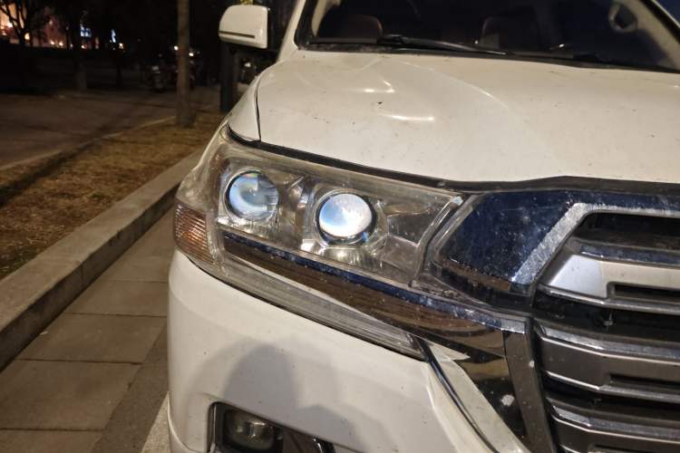Used Toyota Land Cruiser 2014 4.0L Automatic Parallel Import Version 5 Seats Right Front Headlight