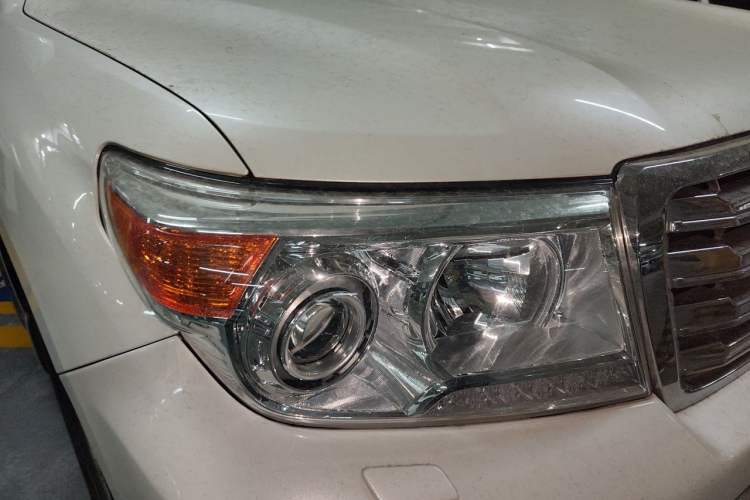 Used Toyota Land Cruiser  Right Front Headlight