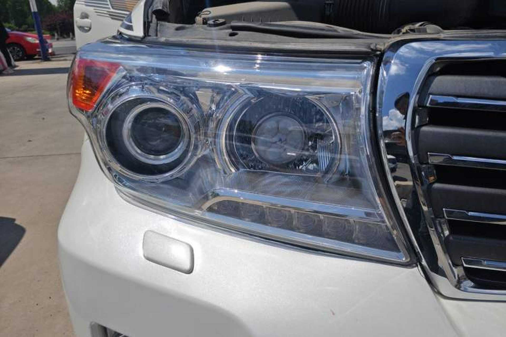 Used Toyota Land Cruiser  Right Front Headlight