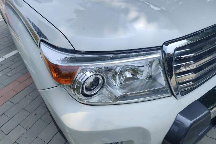 Used Toyota Land Cruiser  Right Front Headlight
