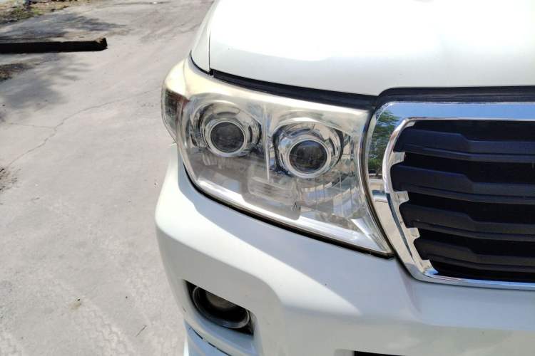 Used Toyota Land Cruiser 2014 4.0L Automatic Parallel Import Version 5 Seats Right Front Headlight