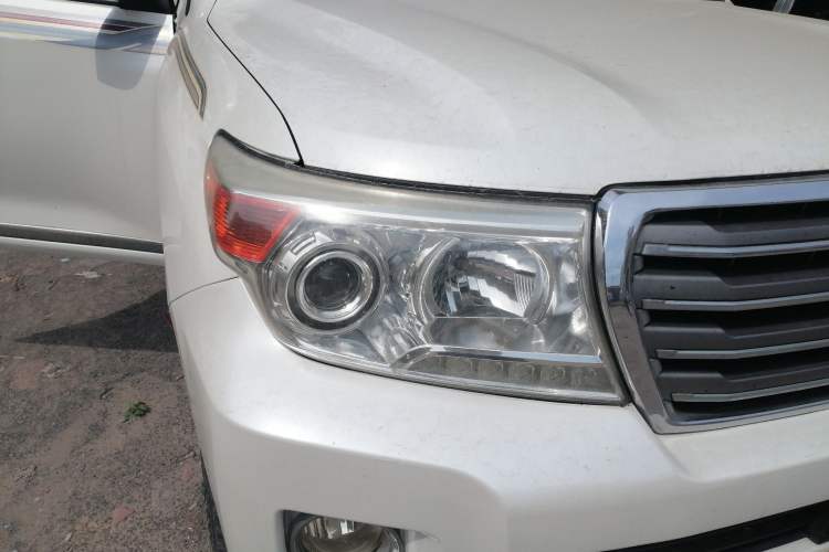 Used Toyota Land Cruiser  Right Front Headlight