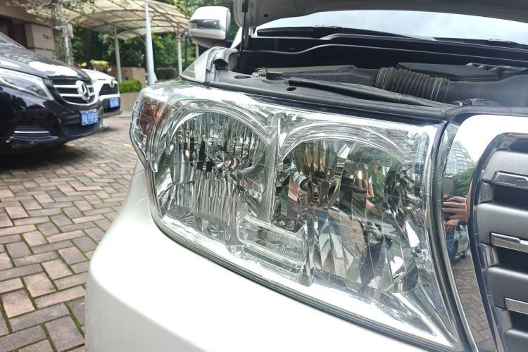 Used Toyota Land Cruiser  Right Front Headlight