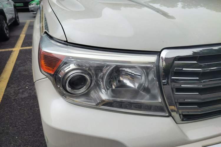 Used Toyota Land Cruiser 2014 4.0L Automatic Parallel Import Version 5 Seats Right Front Headlight
