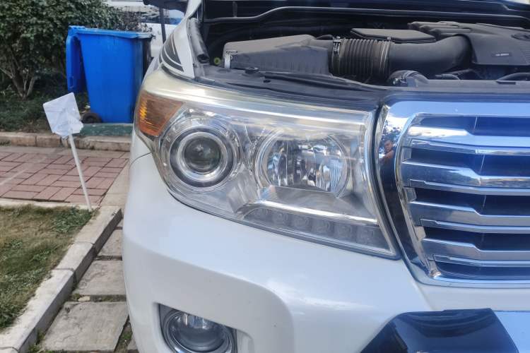 Used Toyota Land Cruiser 2014 4.0L Automatic Parallel Import Version 5 Seats Right Front Headlight