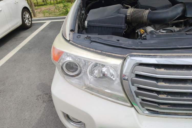 Used Toyota Land Cruiser  Right Front Headlight