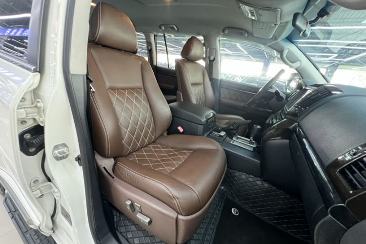 Used Toyota Land Cruiser 2014 4.0L Automatic Parallel Import Version 5 Seats Right Front Seat