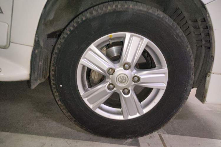 Used Toyota Land Cruiser 2014 4.0L Automatic Parallel Import Version 5 Seats Right Front Wheel Hub