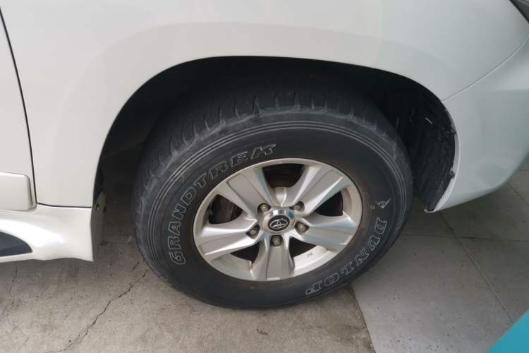 Used Toyota Land Cruiser  Right Front Wheel Hub