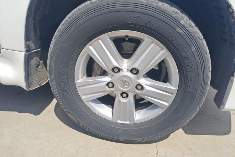 Used Toyota Land Cruiser  Right Front Wheel Hub