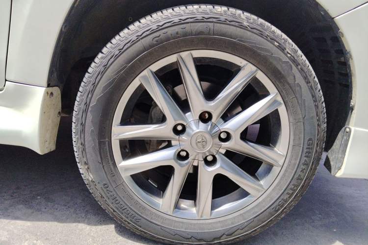 Used Toyota Land Cruiser 2014 4.0L Automatic Parallel Import Version 5 Seats Right Front Wheel Hub
