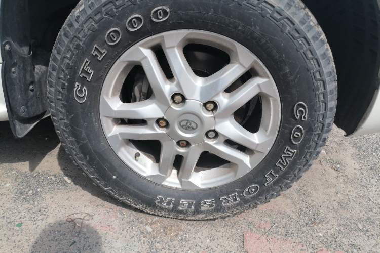 Used Toyota Land Cruiser  Right Front Wheel Hub