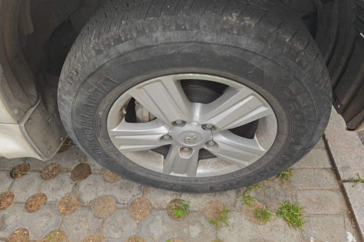 Used Toyota Land Cruiser  Right Front Wheel Hub