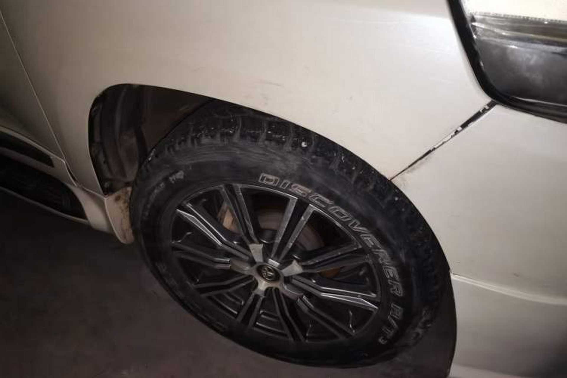 Used Toyota Land Cruiser 2014 4.0L Automatic Parallel Import Version 5 Seats Right Front Wheel Hub
