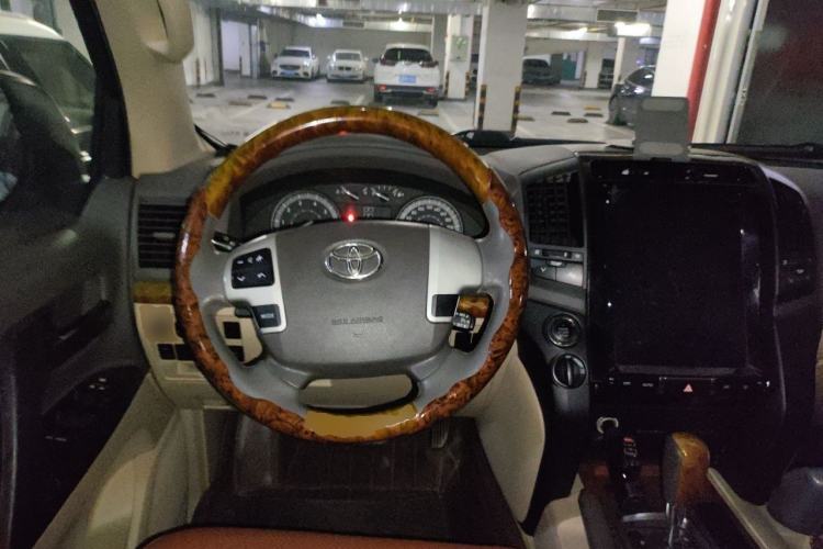 Used Toyota Land Cruiser 2014 4.0L Automatic Parallel Import Version 5 Seats Steering Wheel