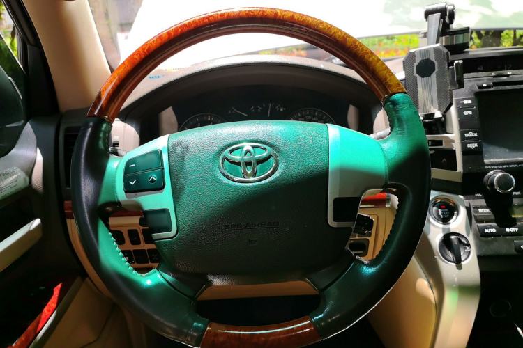 Used Toyota Land Cruiser 2014 4.0L Automatic Parallel Import Version Steering Wheel
