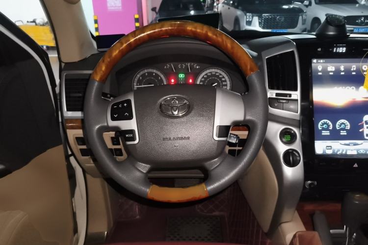 Used Toyota Land Cruiser 2014 4.0L Automatic Parallel Import Version 5 Seats Steering Wheel