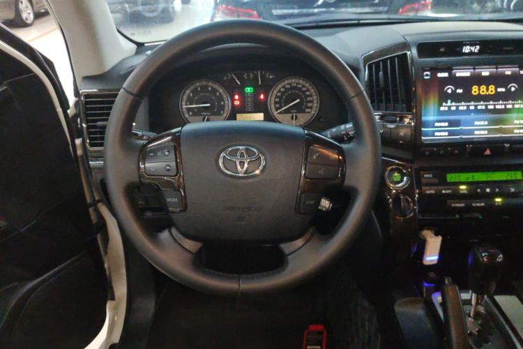 Used Toyota Land Cruiser 2014 4.0L Automatic Parallel Import Version 5 Seats Steering Wheel