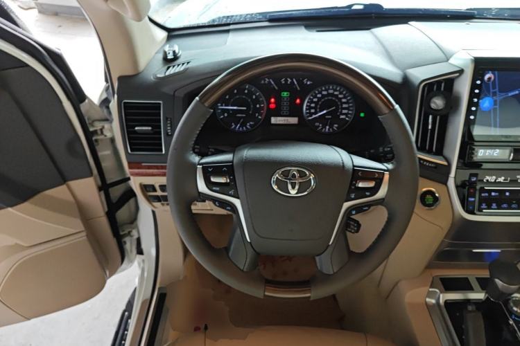 Used Toyota Land Cruiser 2014 4.0L Automatic Parallel Import Version Steering Wheel