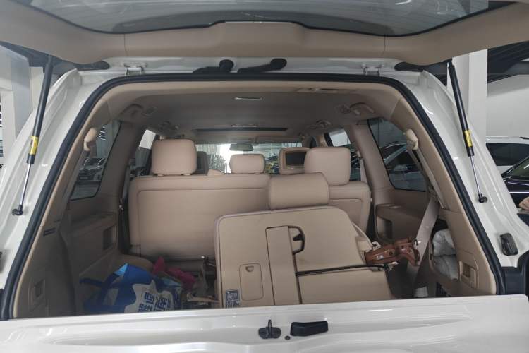 Used Toyota Land Cruiser 2014 4.0L Automatic Parallel Import Version Trunk