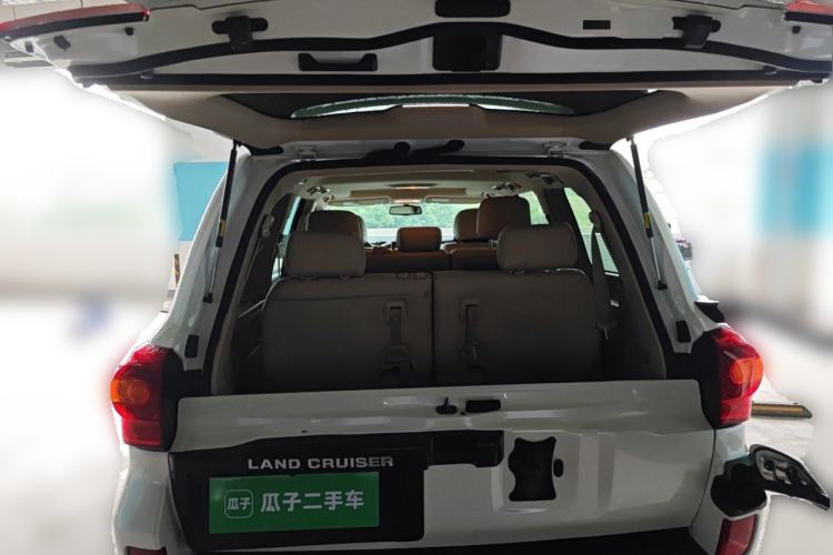 Used Toyota Land Cruiser 2014 4.0L Automatic Parallel Import Version Trunk