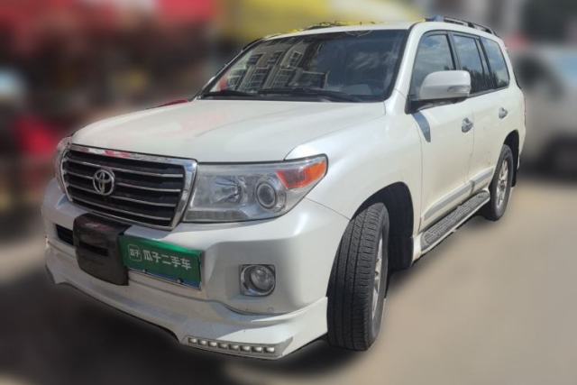 Used Toyota Land Cruiser 2014 Toyota Land Cruiser, Middle East parallel import, 4.0L, automatic, eight seats.