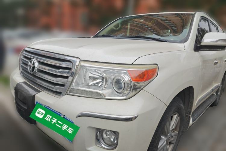 Used Toyota Land Cruiser Toyota Land Cruiser 4.0L, 8-seater, U.S.-spec, automatic transmission, dual-fuel system, with spare winch Guazi used car, China used car export, Used car for sale, Used  cars, Cheapest cars for sale