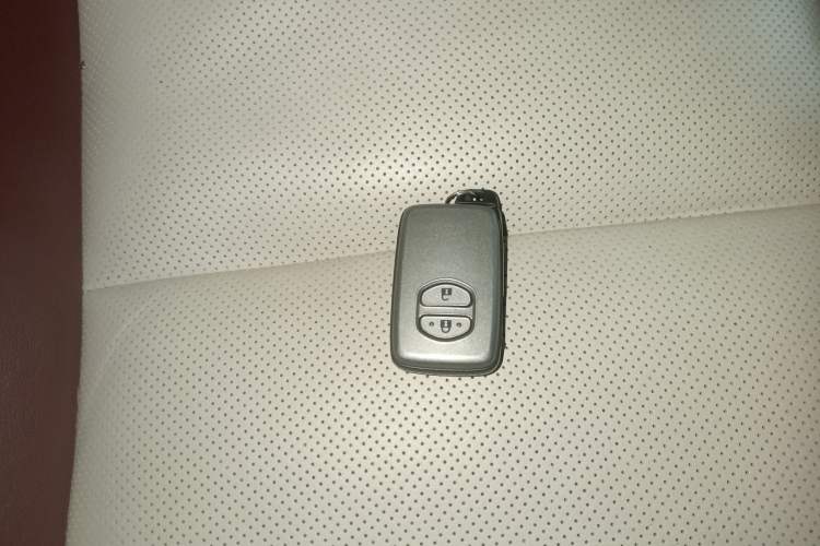 Used Toyota Land Cruiser 2014 4.0L Automatic Parallel Import Version Vehicle Key