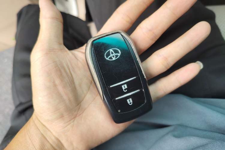 Used Toyota Land Cruiser 2014 4.0L Automatic Parallel Import Version 5 Seats Vehicle Key