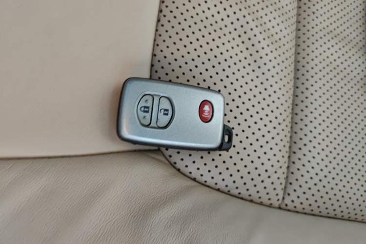 Used Toyota Land Cruiser 2014 4.0L Automatic Parallel Import Version Vehicle Key