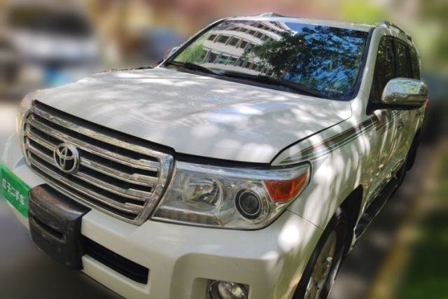 Used Toyota Land Cruiser Land Cruiser, 4.0-liter engine, eight seats