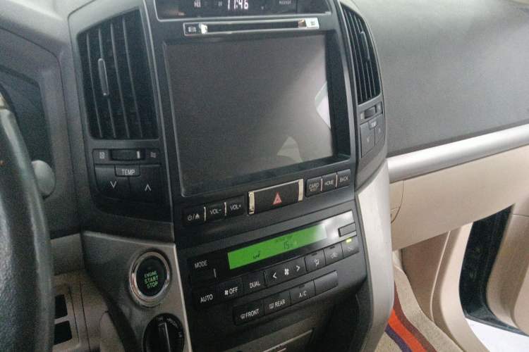 Used Toyota Land Cruiser 2015 4.0L GX-R U.S. Specification Audio And AC Panel