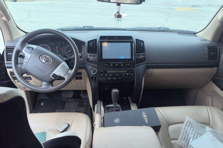Used Toyota Land Cruiser  Center Console